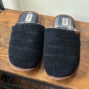 Dearfoams Black and Brown Men's Slippers